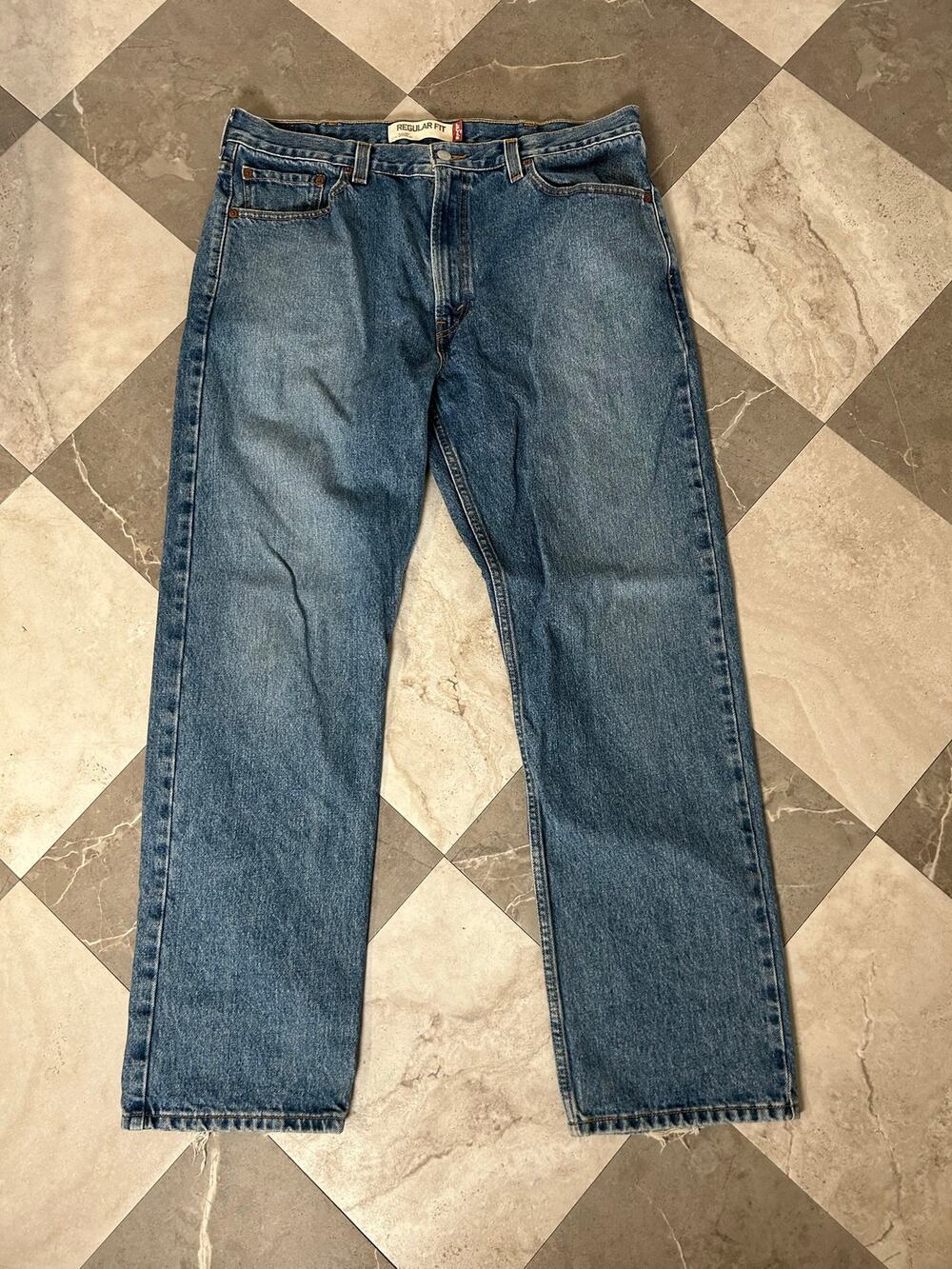 Levis 505 Regular Fit Jeans Mens 38x32 Medium Wash Blue Denim Straight Leg